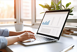 万象城AWC(中国)国际发布2024人才市场报告，新智人才看重稳定性和赛道前景